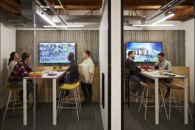 小办公室办公隔断桌设计图