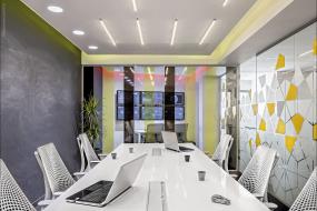 大型会议室办公椅子图片