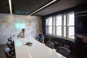 大型多媒体办公会议室装修效果图