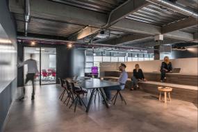 现代办公室隔墙设计效果图