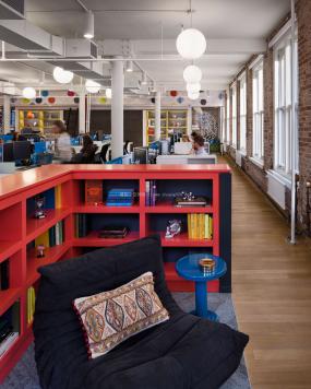 简约办公室室内隔断设计图片