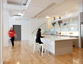 简约风格现代办公室顶面装修效果图