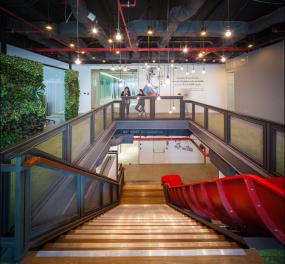 时尚混搭风上海专业办公室装修