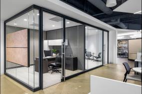 时尚小办公室屏风隔断设计效果图