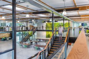 现代办公室专业装修效果图赏析2018