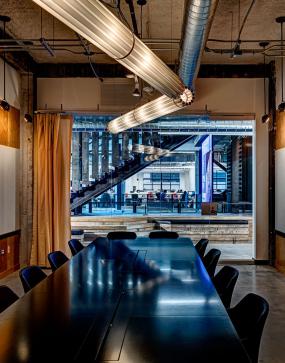 现代风格个性办公室整体装修案例