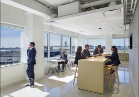 现代风格工装小型办公室效果图