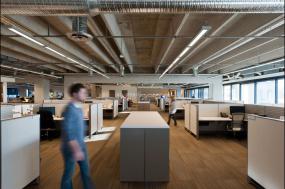 小型办公室办公桌摆放装修设计图赏析2018