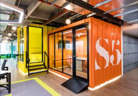 后现代设计风格小型办公室摆设图片