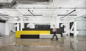 2018现代的办公室装饰品装修效果图片