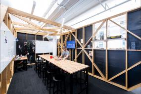 60平办公室室内简约吊灯装修效果图片