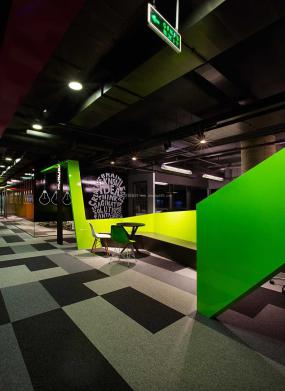 最新科技公司办公室室内装饰图片