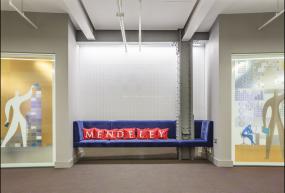 写字楼室内办公室玻璃隔断装修图片