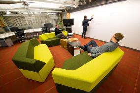 IT公司办公室最新室内装饰设计图片大全