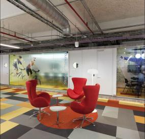 简约风格写字楼玻璃隔断装潢效果图