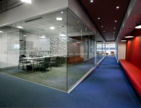 办公室玻璃隔断墙效果图欣赏