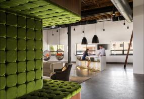 最新600平办公室装饰实景图