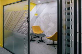 办公室玻璃隔断效果图欣赏