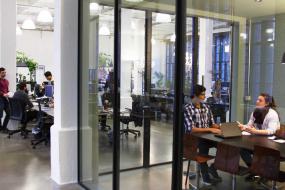 投资公司办公室室内装修设计效果图片