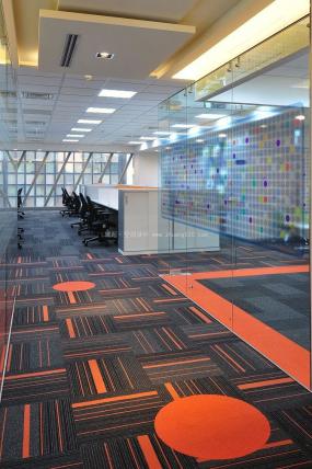 企业办公室室内隔断设计装修案例