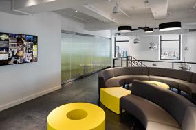 高档机械公司办公室装修效果图