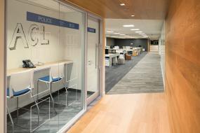 办公室室内隔断装修实景图片