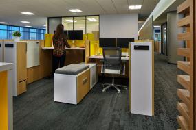 最新培训教育公司办公室室内设计图片