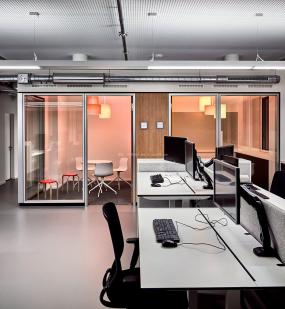 专业互联网公司办公室室内装修整体效果图大全
