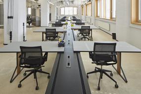 最新互联网公司办公室室内装饰设计图片