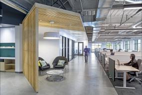 高档广告公司办公室装修图片