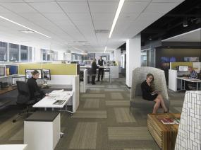 高端服装公司办公室装修图片