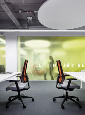 工业风格办公室办公室装潢效果图