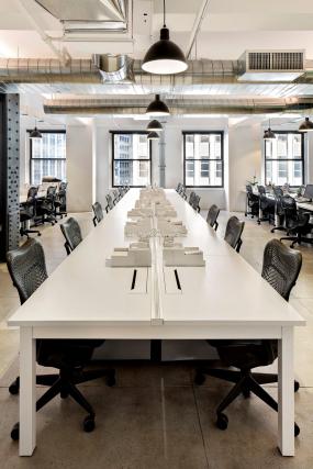 最新工业风格办公室室内设计图片