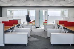 开放式办公室内装饰设计图片