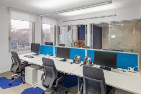 最新员工办公区室内装饰设计效果图片