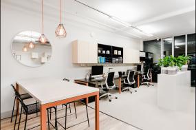 员工办公区装饰图片