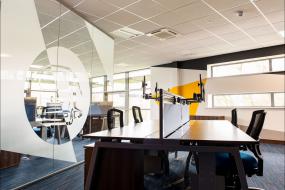 员工办公区室内设计装饰效果图