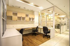 最新简单办公室室内装饰设计效果图片