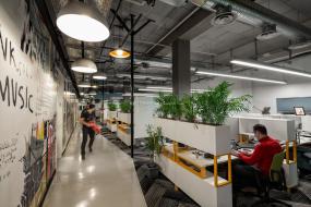 高档办公室装修装潢效果图