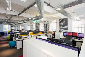 高端办公室装修高清图片