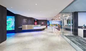 最新现代办公室前台设计图片