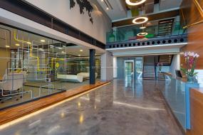 现代办公室前台设计装饰效果图片