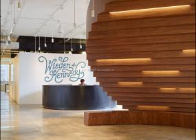 高端现代办公室前台装修图片