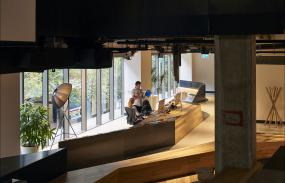 现代办公室前台装修设计图片