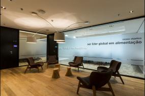 外国公司玻璃隔断图片装修