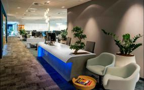 最新简约办公室前台装饰设计图