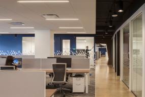 外国公司玻璃隔断装修图片大全