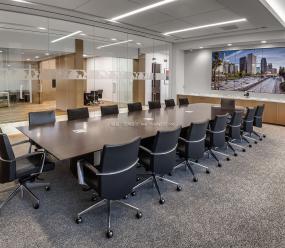 最新外国公司玻璃隔断装修设计效果图