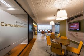 外国公司玻璃隔断室装修效果图大全