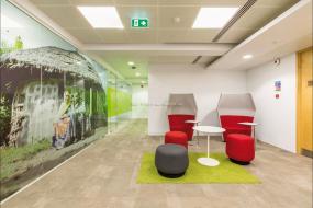 设计公司玻璃隔断设计装修效果图片大全